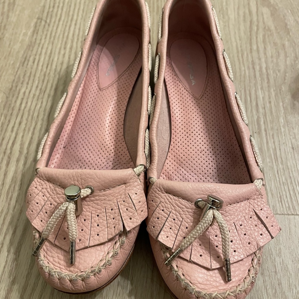 Women’s Via Spiga pink flats with a very small heel.